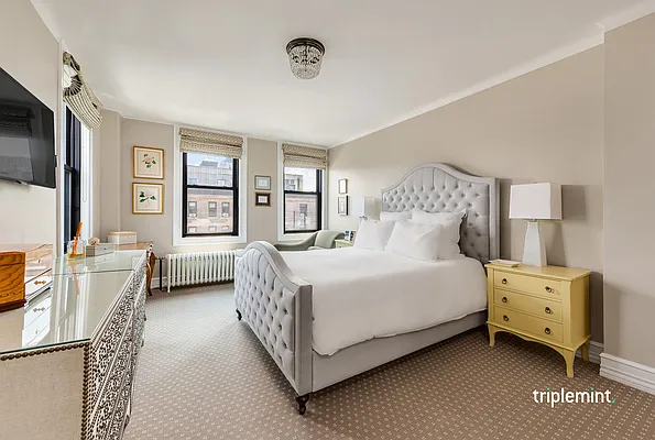 Sold by Triplemint | media 5