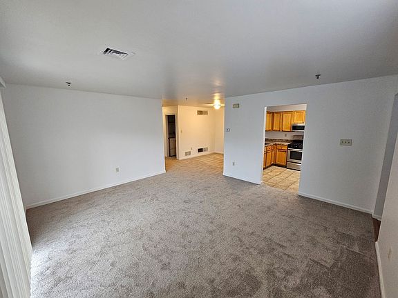 3rd image of 5811C Hidden Lake Dr
