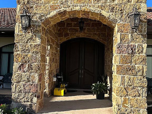 4th image of 1516 W Mile 11 N