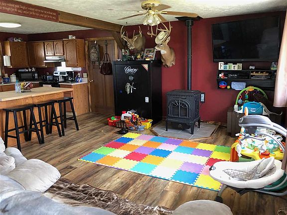 3rd image of 308 Pineywood Ln