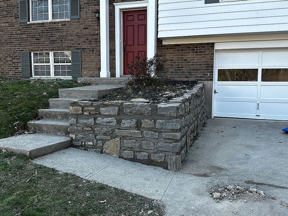 2nd image of 13 Patricia Ct