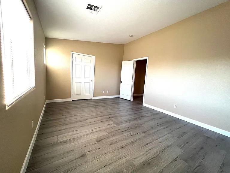 5555 Leaning Oak Ave — Photo 12