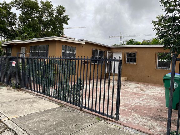 4th image of 110 NW 31st St