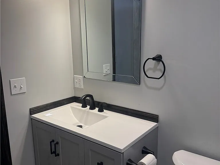 112 S Main St — Photo 12
