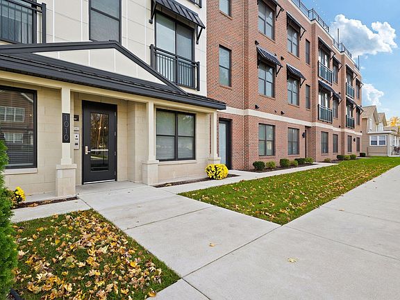 3rd image of 1010 Corby Blvd Unit 111