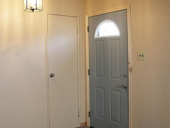 4th image of 611 Park Dr