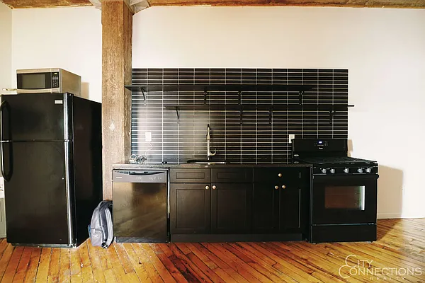 Rented by City Connections Realty | media 29