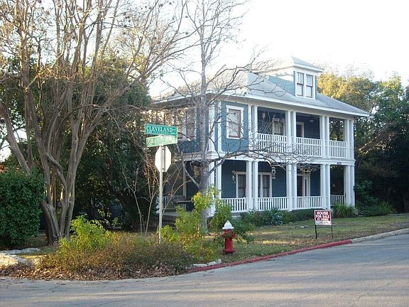 Corner lot