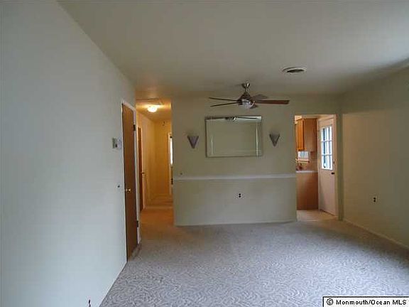 4th image of 6 Maplewood Drive #B