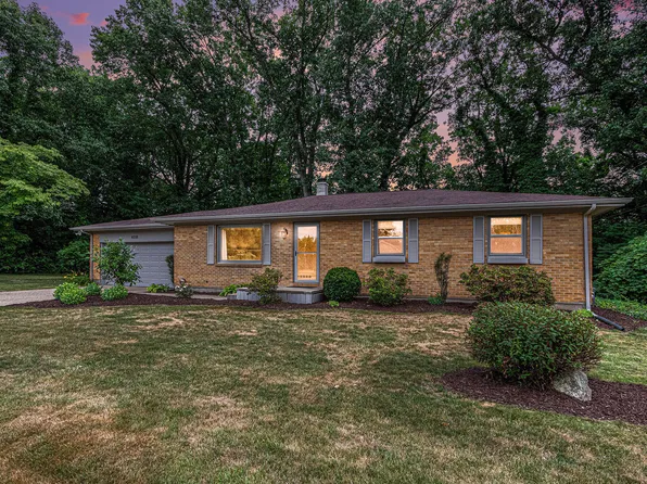 4288 Arrow Wood Curv, Benton Harbor, MI 49022