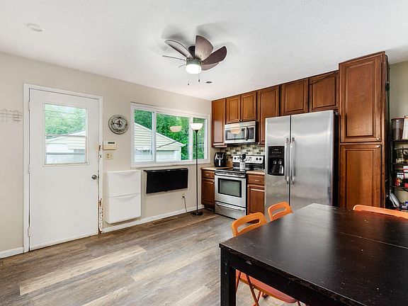 4th image of 3408 Dahlgreen Dr