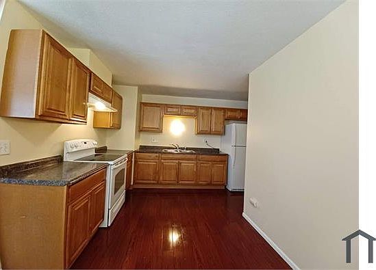 5th image of 3303 Sun Valley Ter APT 10