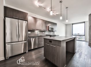 730 W Couch Pl, Chicago, IL 60661