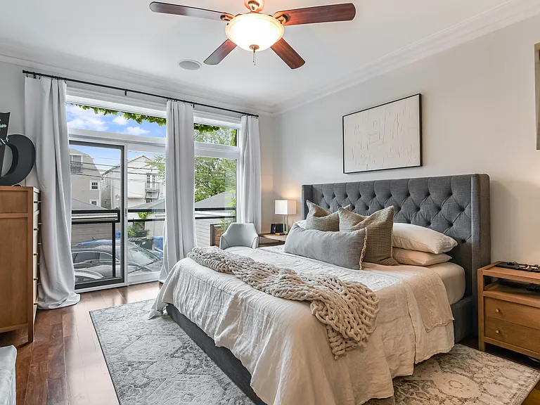 1507 W Cortez St #102 — Photo 9