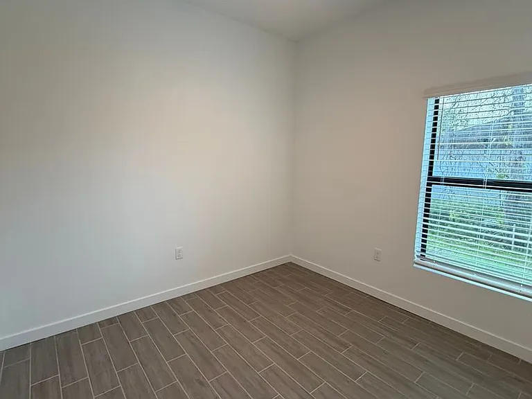 5240 26th St SW — Photo 5