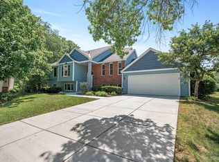 8697 Bayard Ct, Eden Prairie, MN 55347