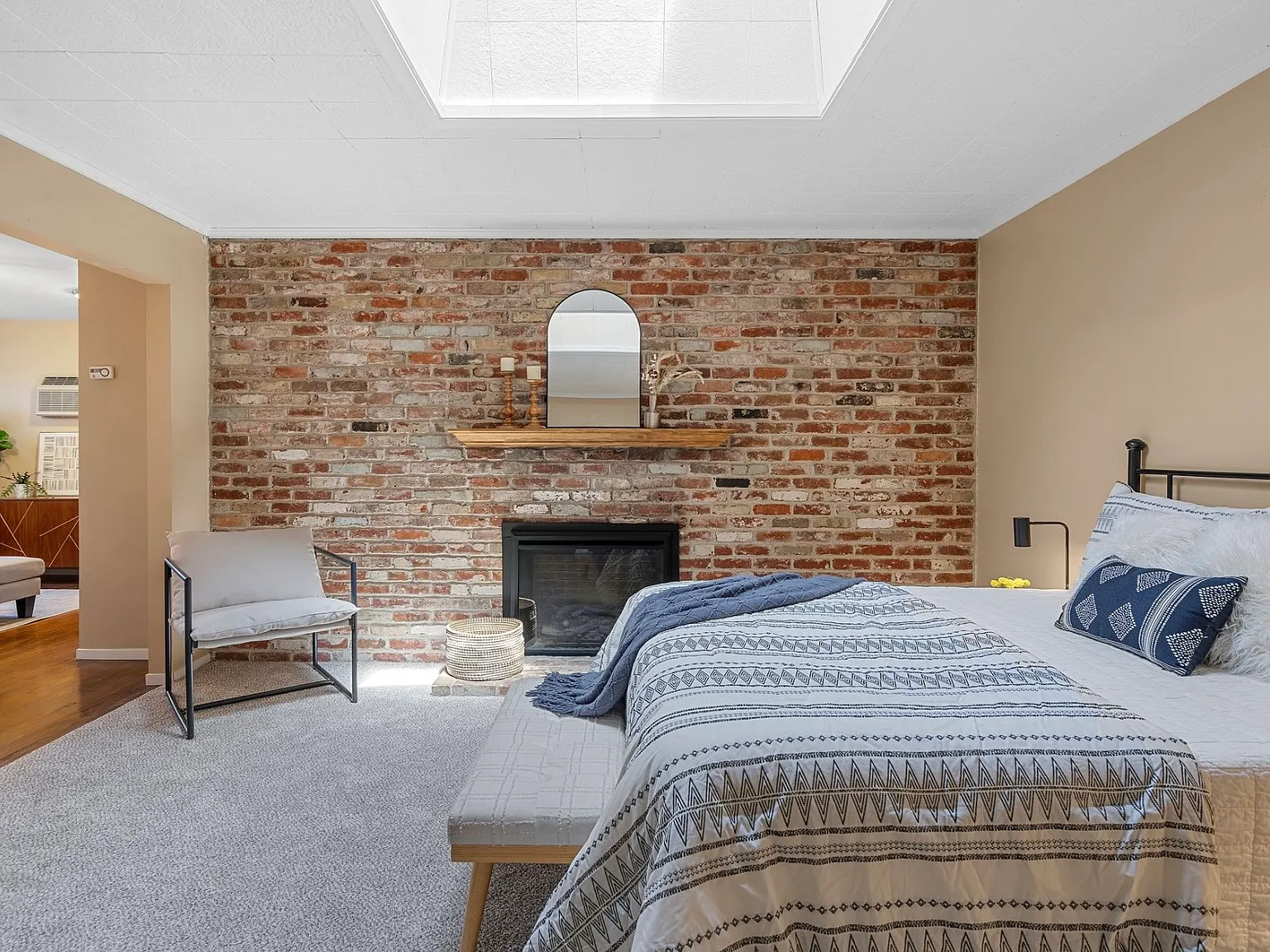 Studio, 600 sqft, $1,800 — Photo 1