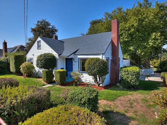 Large corner lot