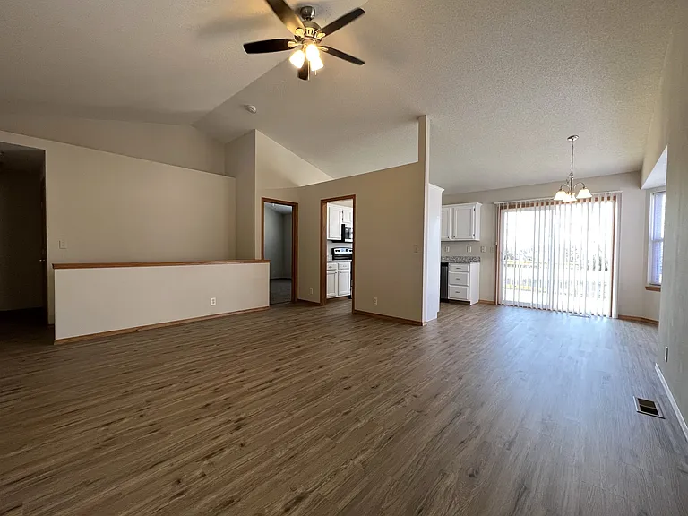 3607 N Rushwood Ct — Photo 5
