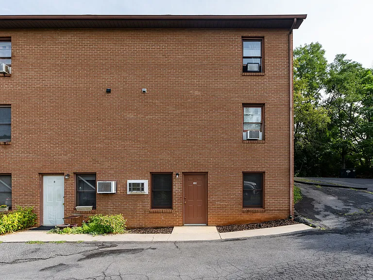 418 Straith St #C — Photo 15