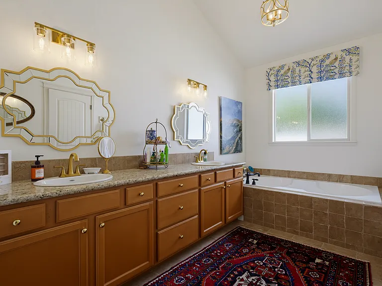 1739 E Pisa St — Photo 12
