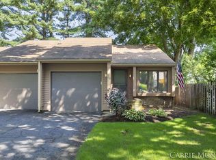 451 Evergreen Ln, Holland, MI 49424