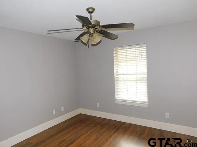 305 Rita Dr — Photo 3