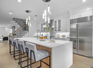 110 Mason Ct #3F, Haworth, NJ 07641
