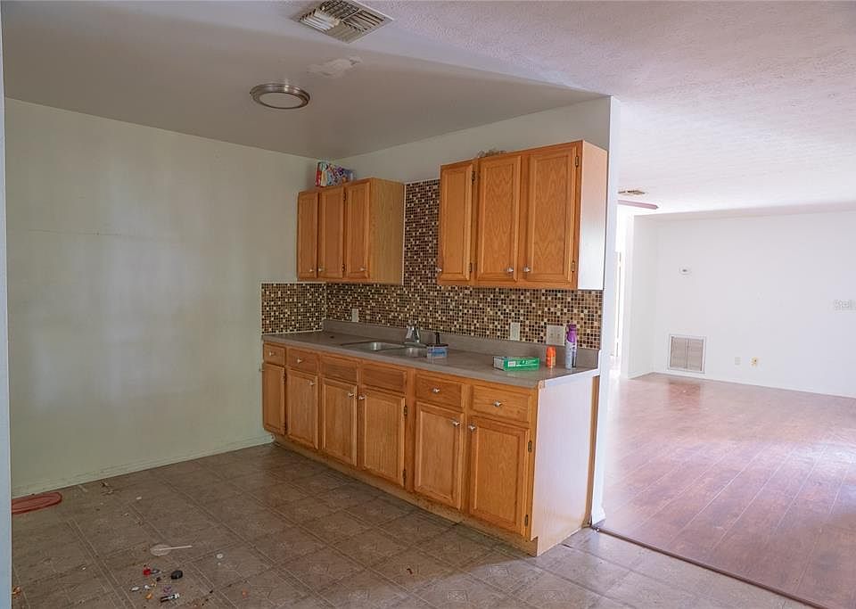 13th image of 311 S THOMPSON AVENUE