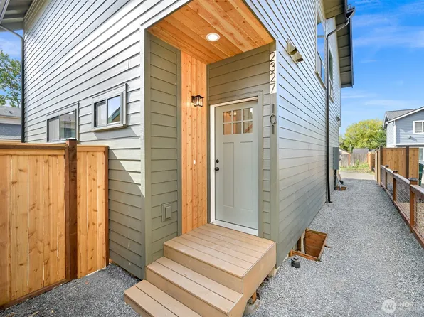 2327 Valencia Street #101, Bellingham, WA 98229