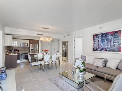 5252 NW 85th Ave APT 1209, Doral, FL, 33166