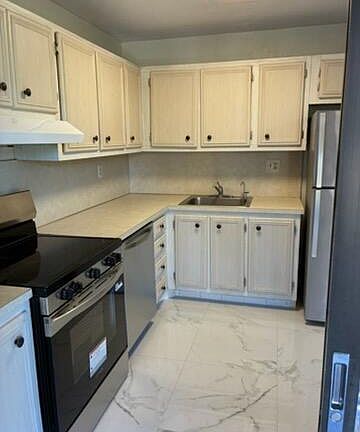 4th image of 661 NE 195th Street #314