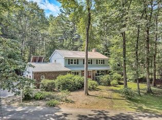 3 Juniper Ln, Amherst, MA 01002