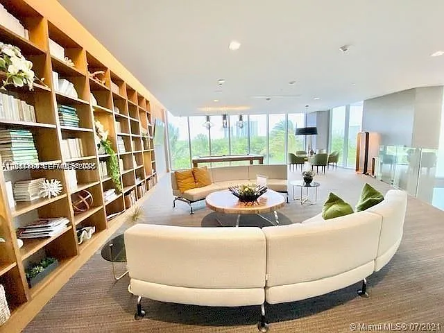 16385 Biscayne Blvd #702 — Photo 29