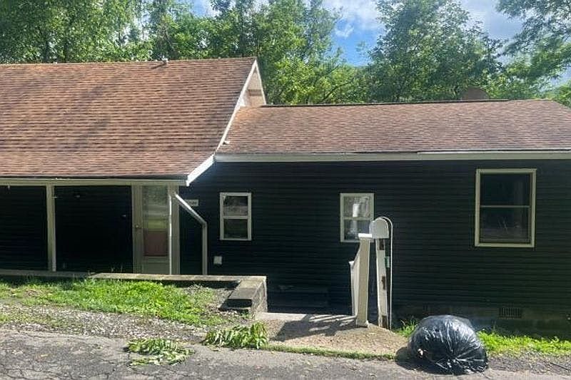 1st image of 44 Buffalo Rd
