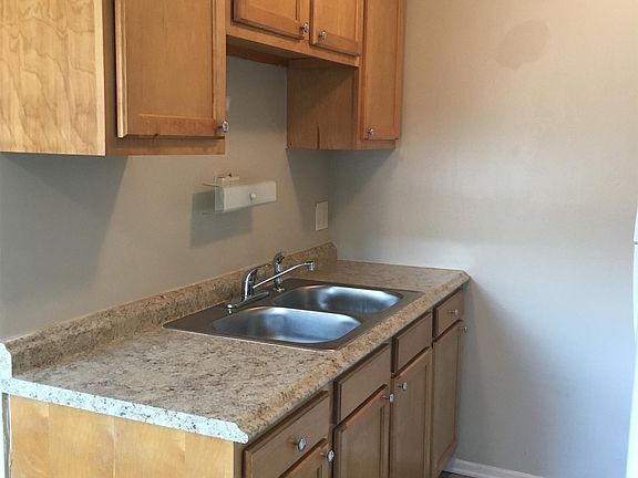 2nd image of 110 Koehler Ave APT 4