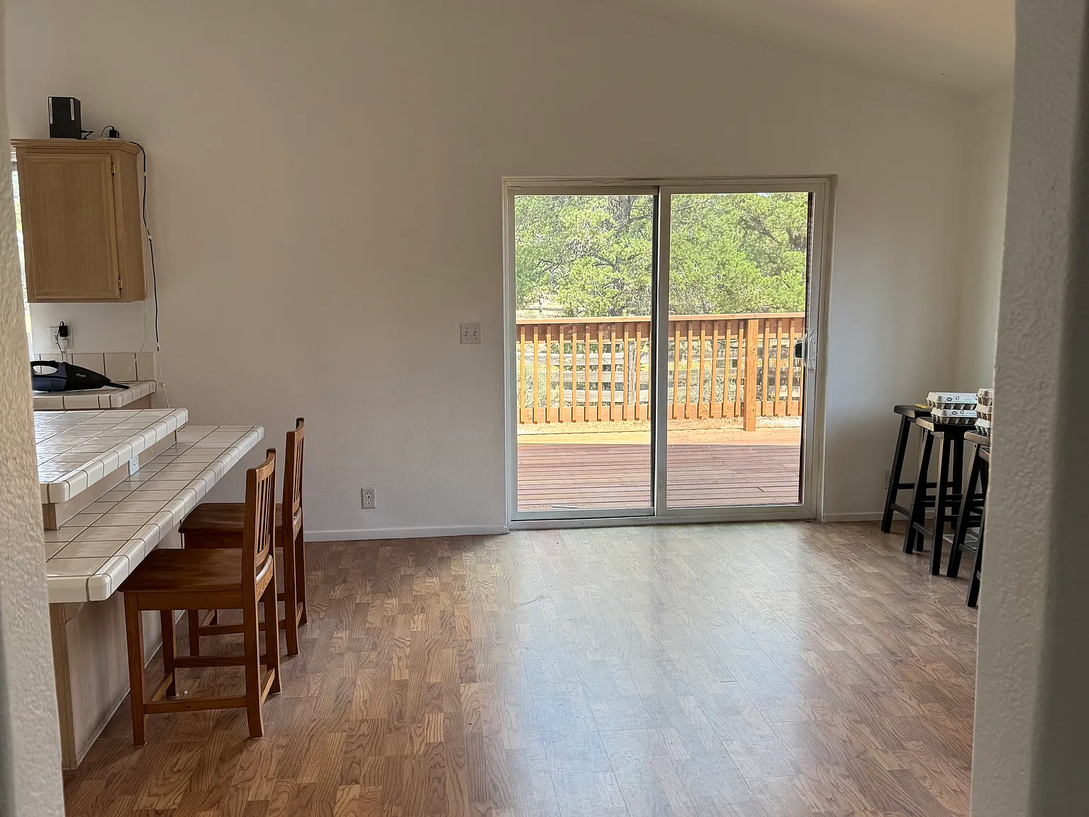 3 bed, 1716 sqft, $2,200 — Photo 4