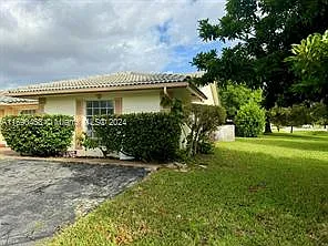 3 bed, 2.0 bath, $2,900 — Photo 2