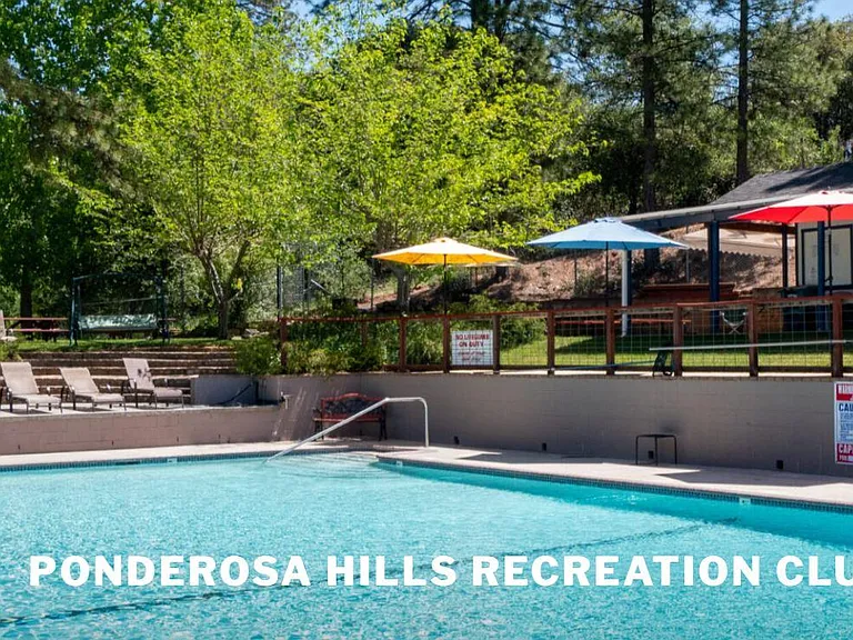 The community area is very well kept and beautiful and is open during the summer.
- Swimming pool
- Basketball
- Playground
- Grassy areas
- Barbecues
- Kitchen
- Restrooms
- Community events
