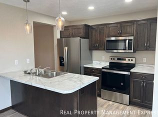 9439 W Dolores Dr, Sioux Falls, SD 57106