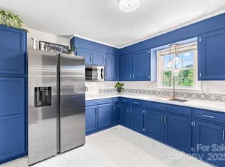 636 Hillcrest St, Hudson, NC 28638