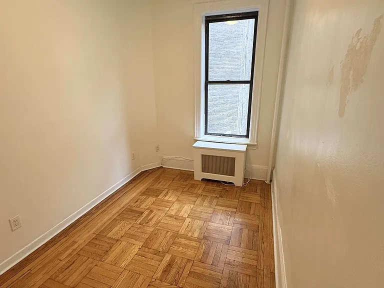 327 W 89th St #3R — Photo 6