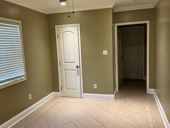 4th image of 4426 Eve St