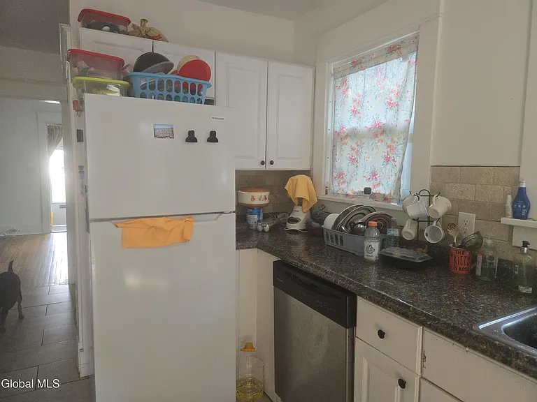 86 Benson St — Photo 3