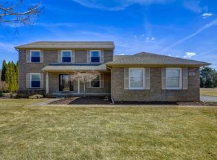 7981 Windhaven Ln, Brighton, MI