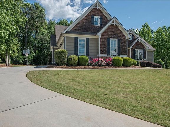 3rd image of 225 Sheridan Ln