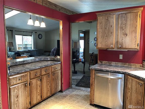 4th image of 2741 E Timberlake Dr W