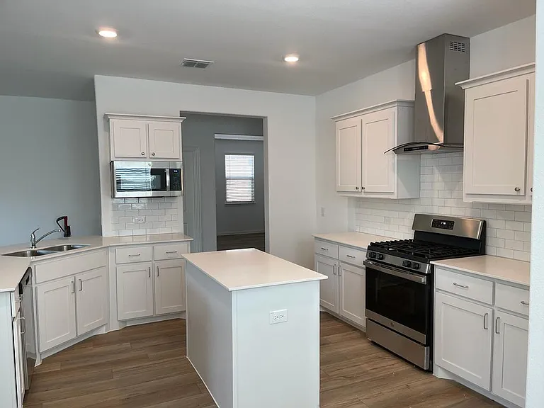 1204 Mimosa Ln — Photo 3