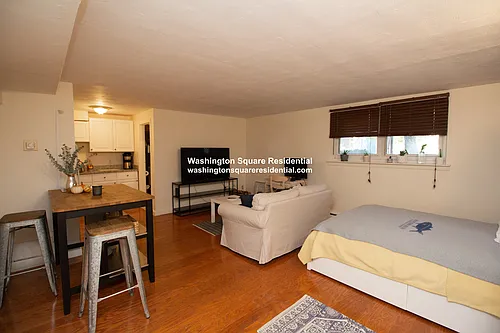 105 Chestnut St Photo 1