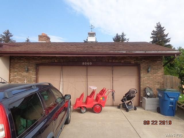2nd image of 8060 Crestview Dr